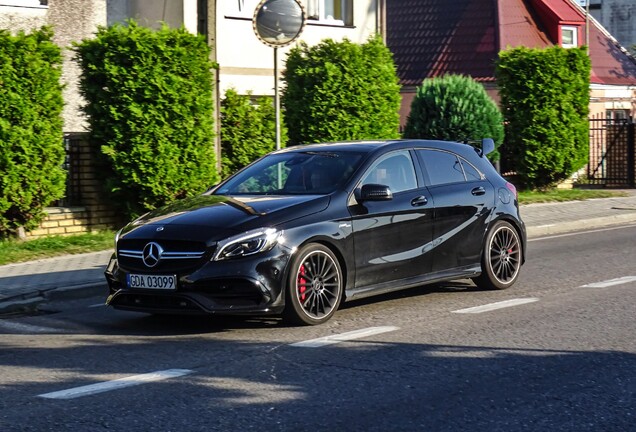 Mercedes-AMG A 45 W176 2015