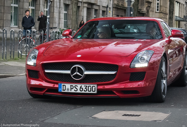 Mercedes-Benz SLS AMG