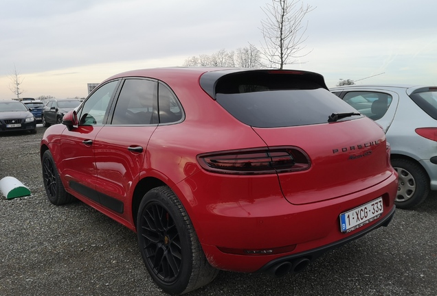 Porsche 95B Macan GTS