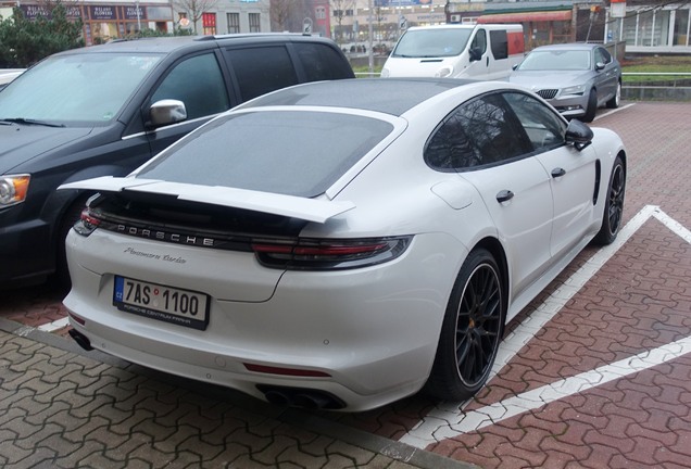 Porsche 971 Panamera Turbo