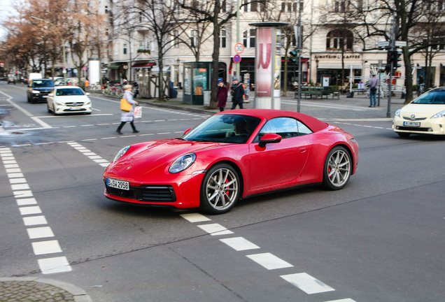 Porsche 992 Carrera 4S Cabriolet