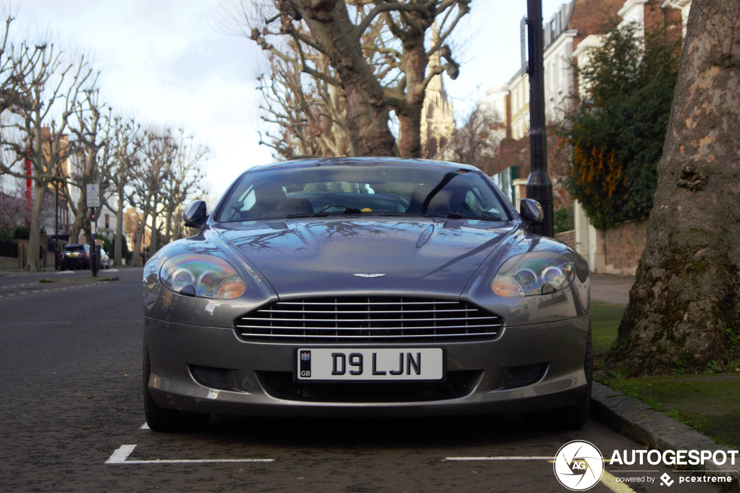 Aston Martin DB9