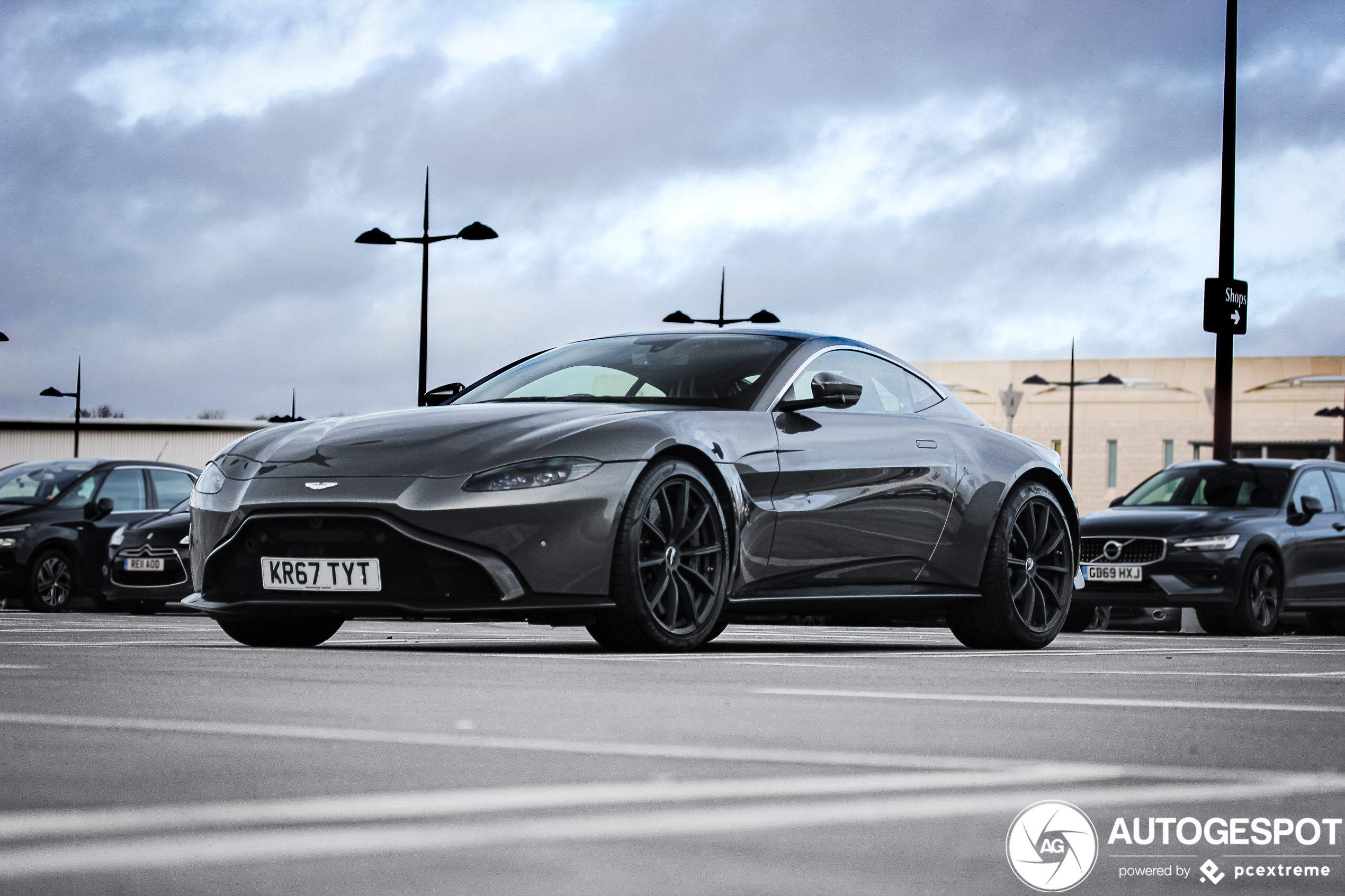 Aston Martin V8 Vantage 2018