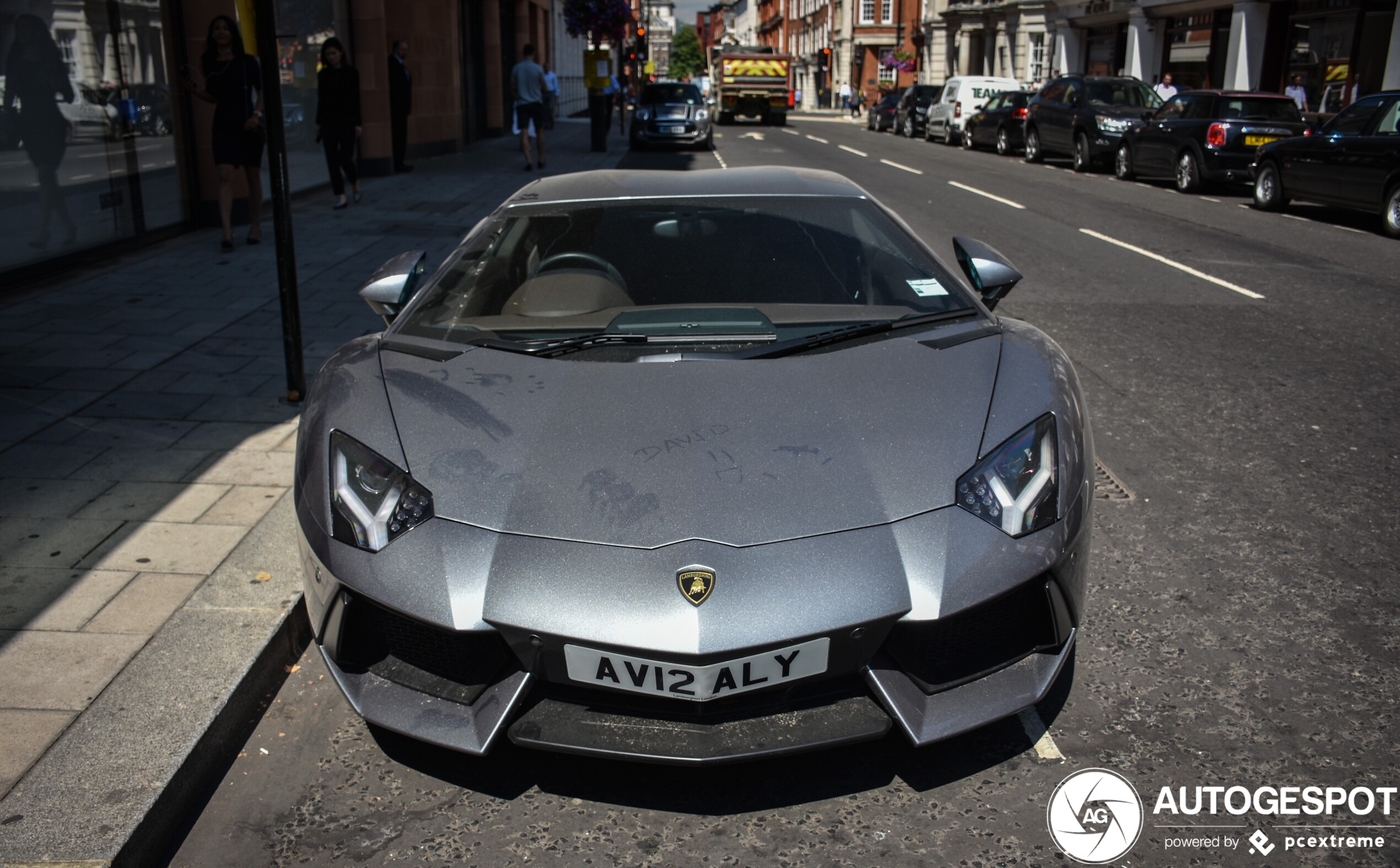 Lamborghini Aventador LP700-4