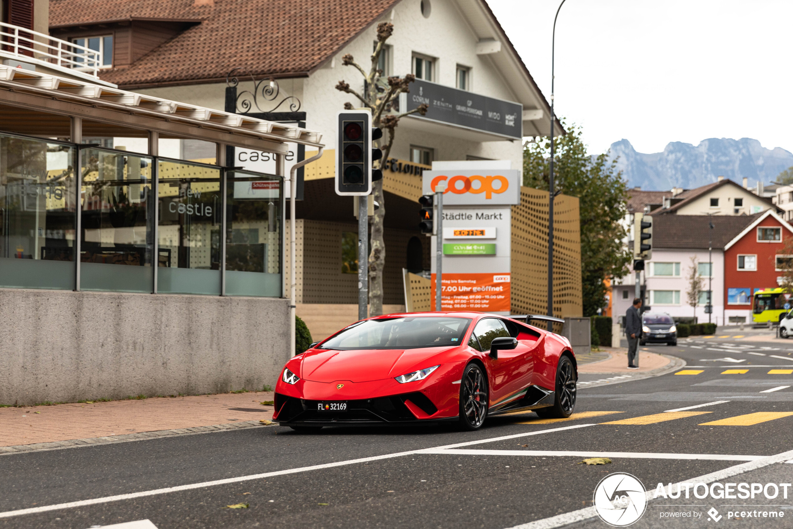 Lamborghini Huracán LP640-4 Performante