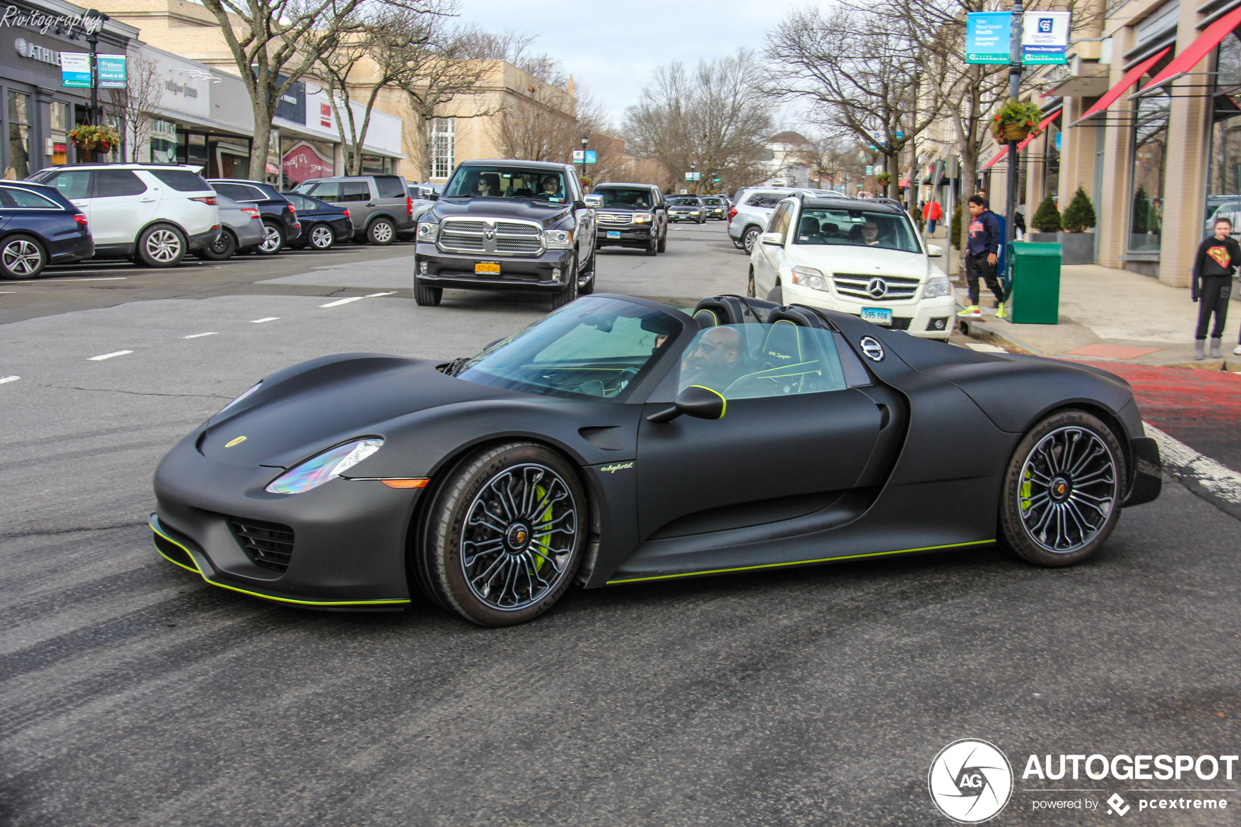 Porsche 918 Spyder Weissach Package