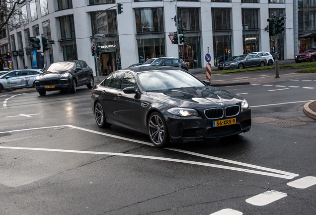 BMW M5 F10 2011