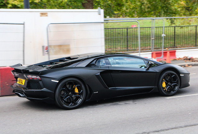 Lamborghini Aventador LP700-4