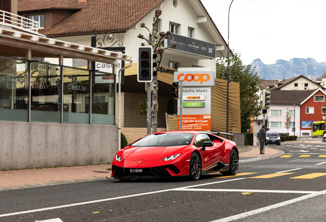 Lamborghini Huracán LP640-4 Performante