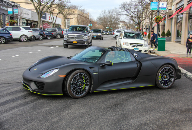 Porsche 918 Spyder Weissach Package