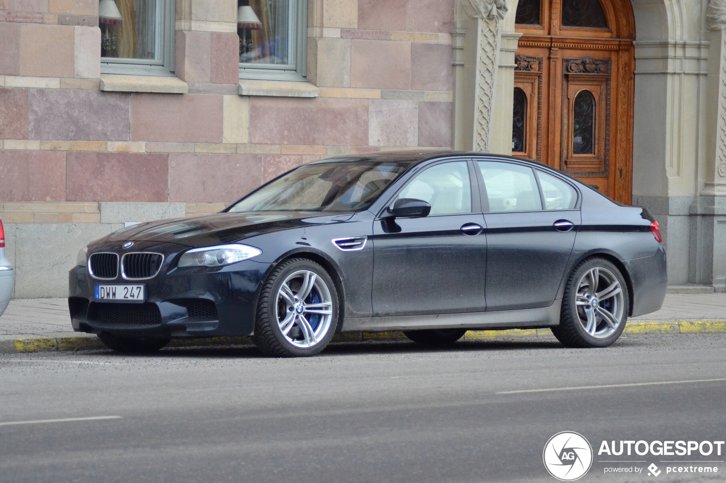 BMW M5 F10 2011