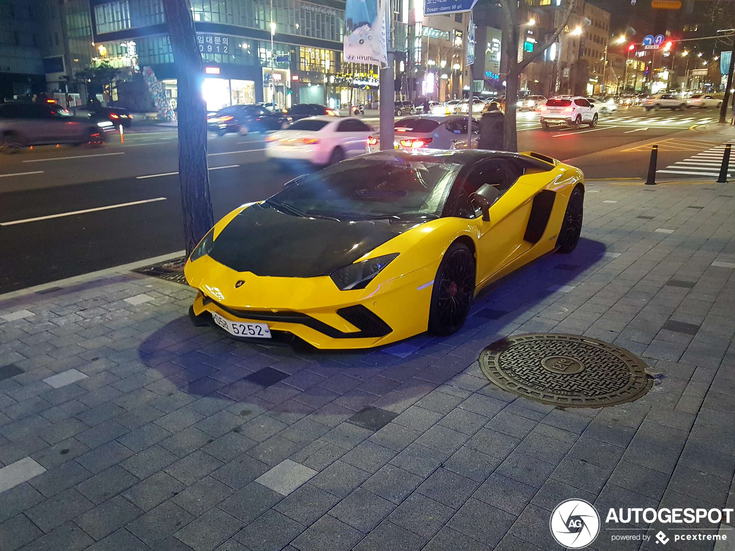 Lamborghini Aventador S LP740-4