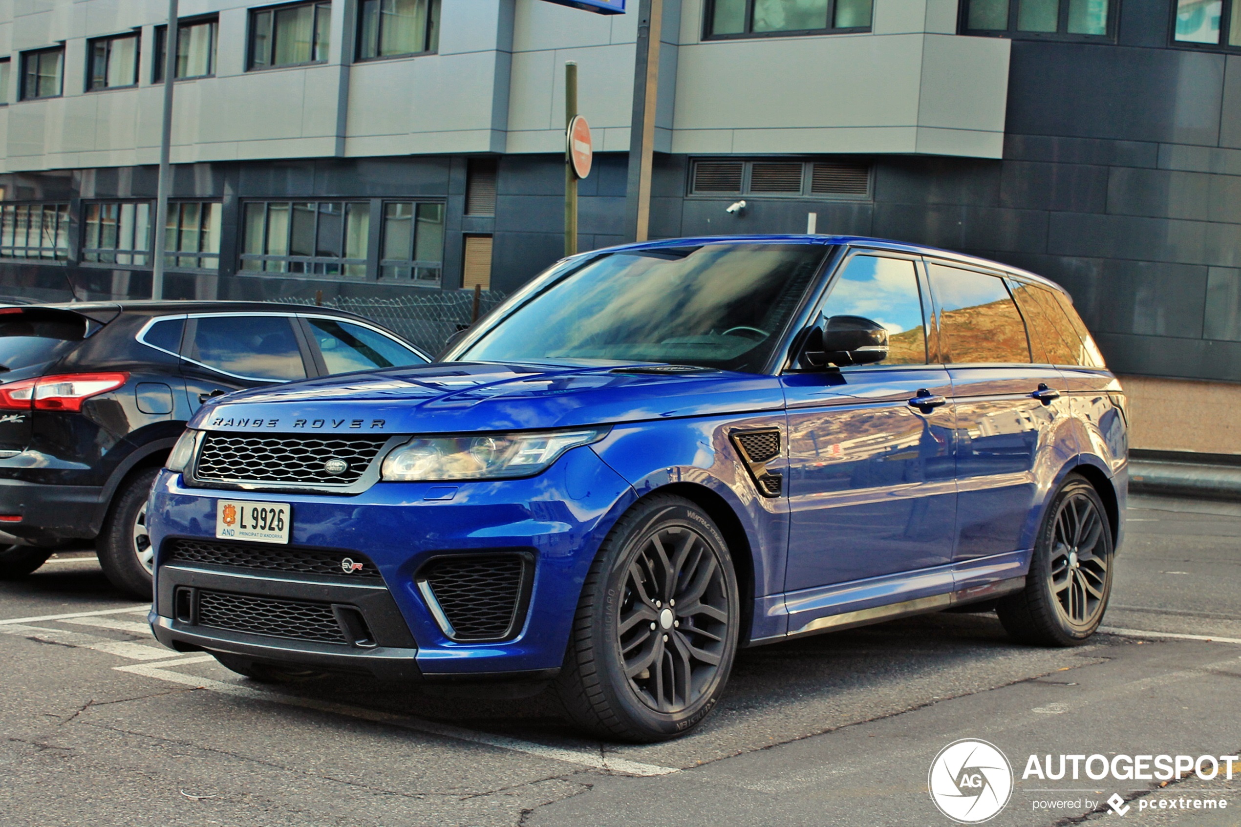 Land Rover Range Rover Sport SVR