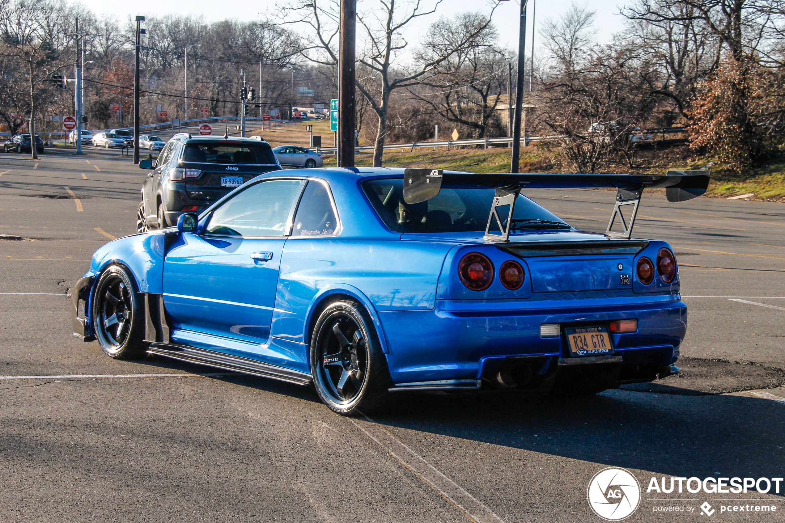 NISSAN　GT-R (R34) Nissan Skyline GT-R (R34) Z-tune (Bayside Blue/Carbon) | AUTOart