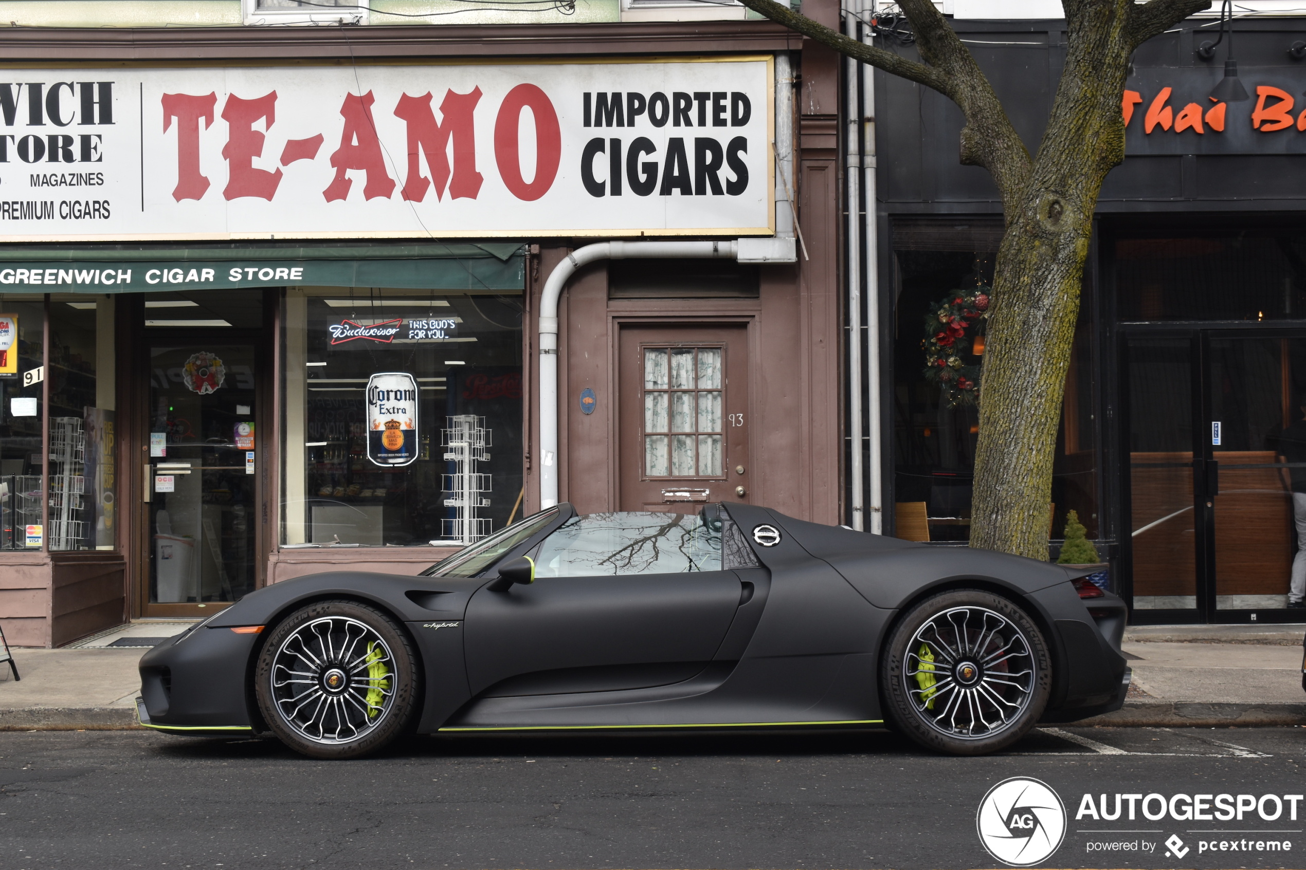 Porsche 918 Spyder Weissach Package