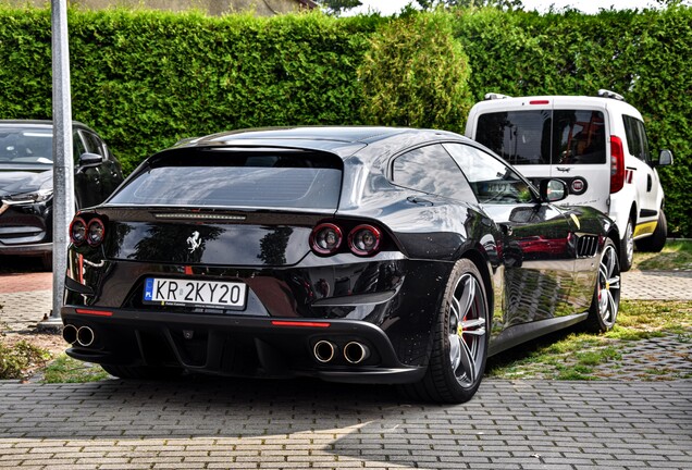 Ferrari GTC4Lusso