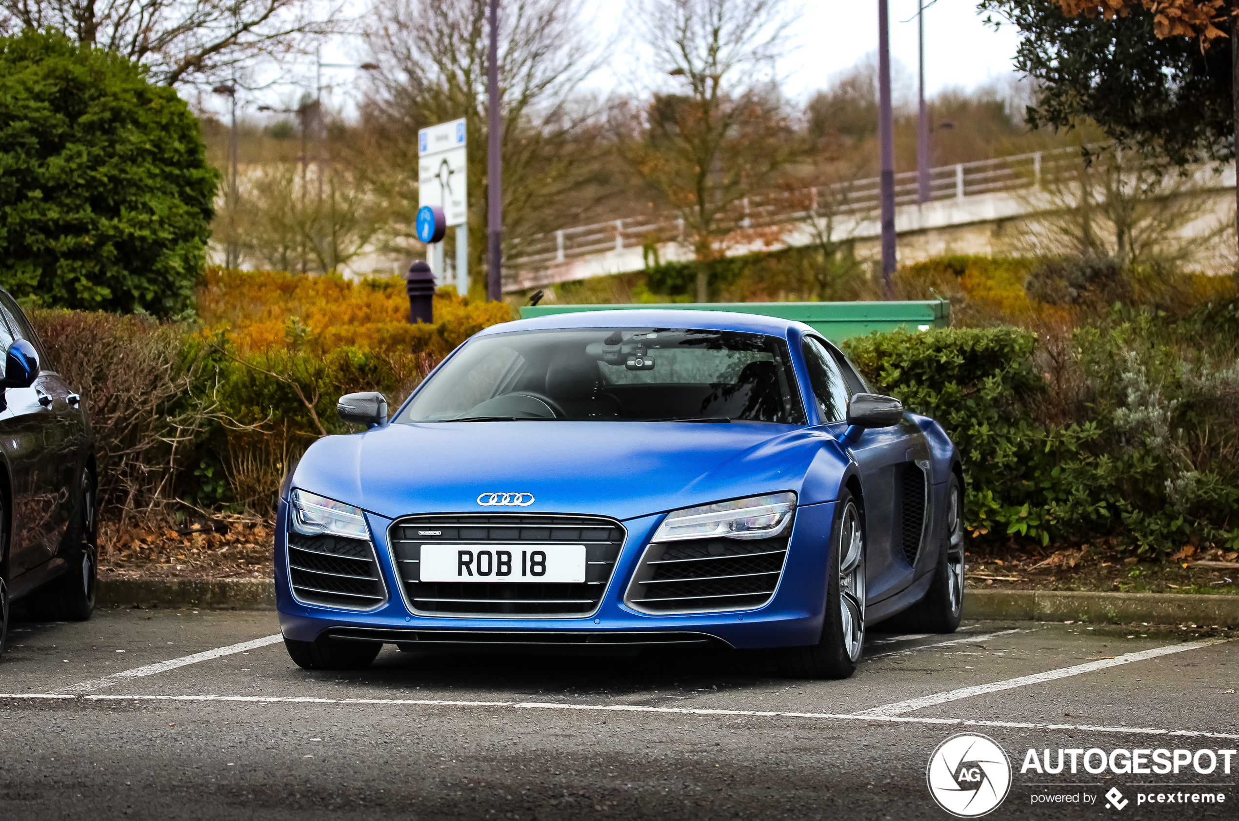 Audi R8 V10 Plus 2013