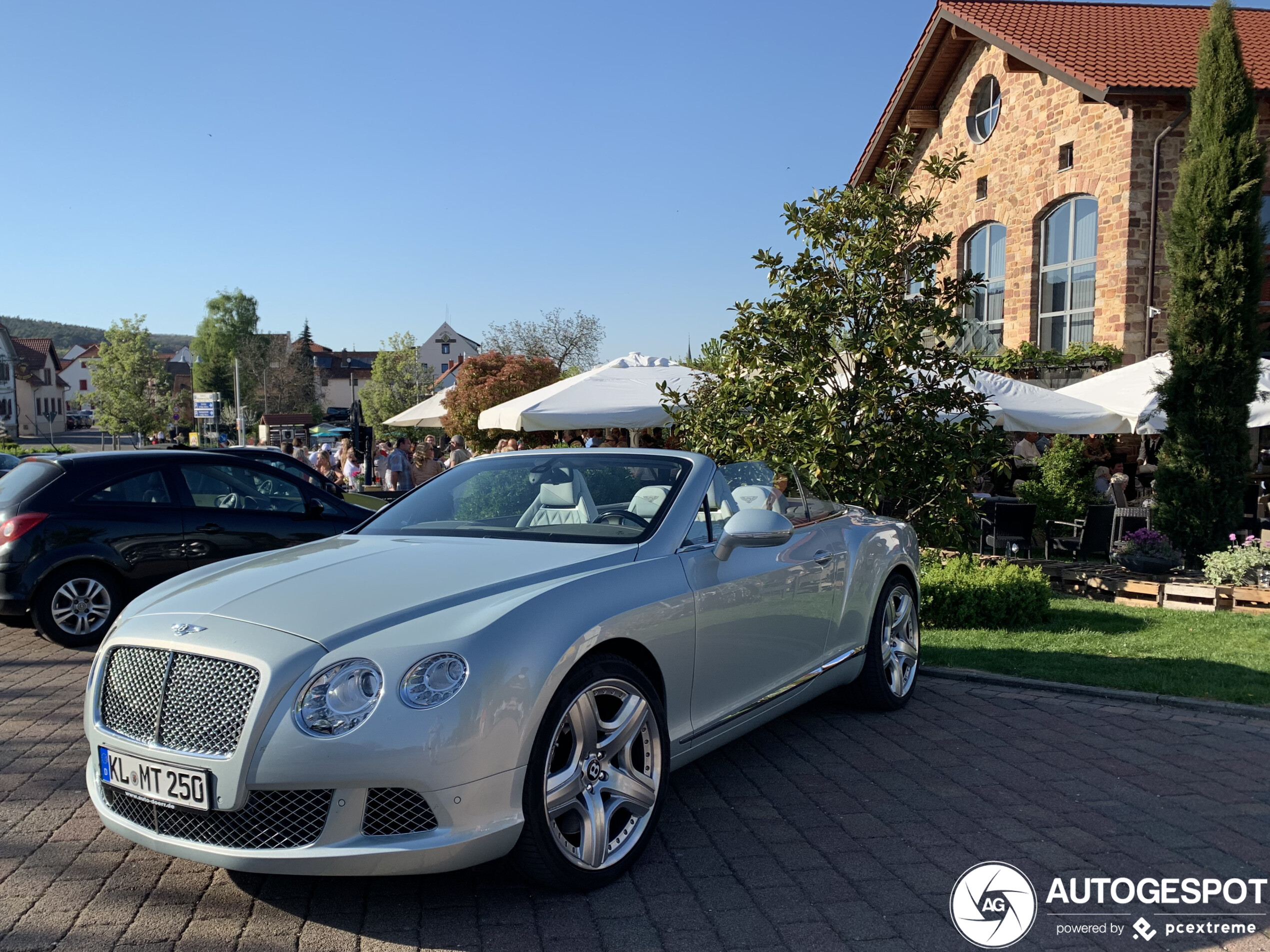 Bentley Continental GTC 2012