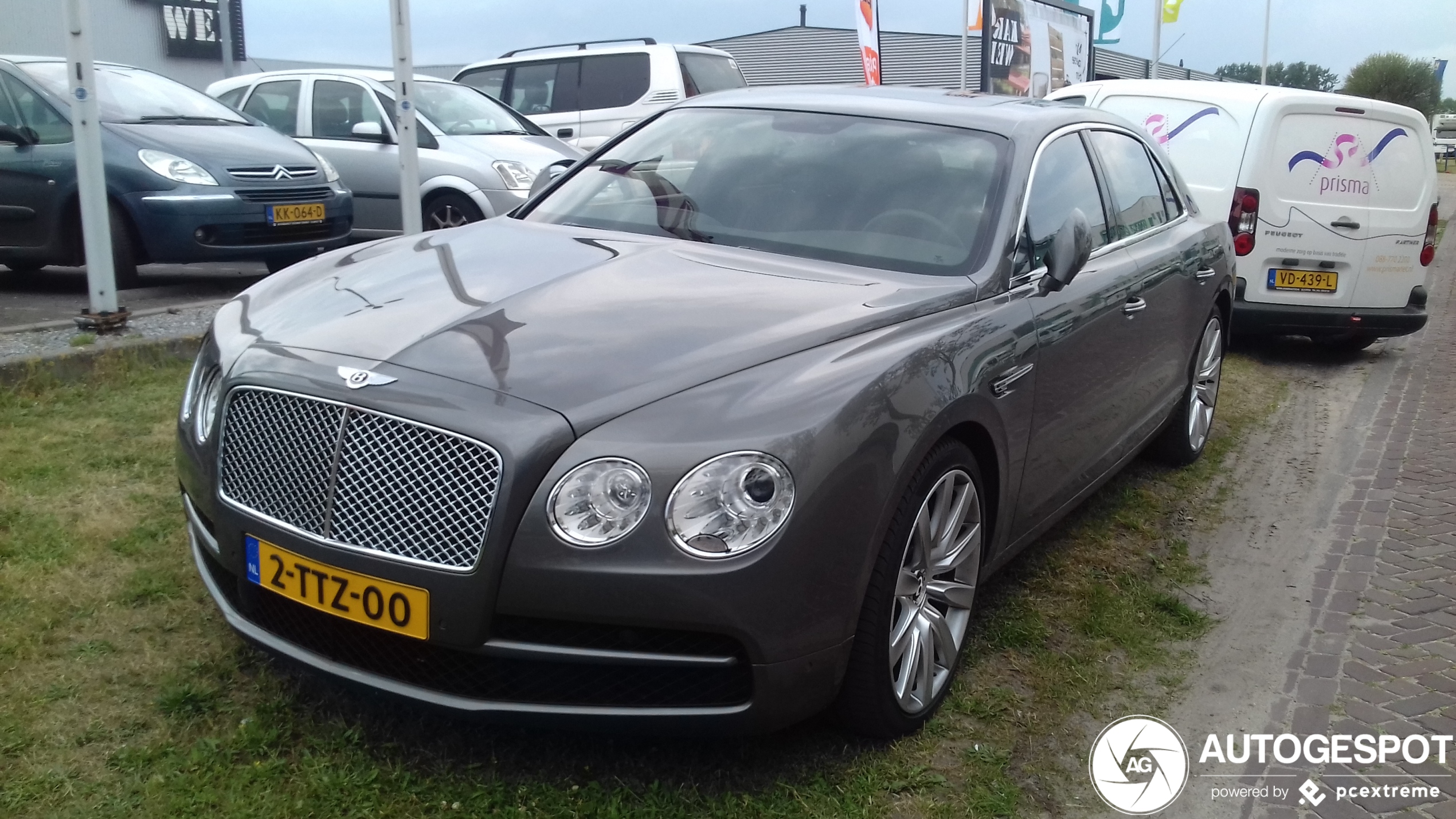 Bentley Flying Spur V8