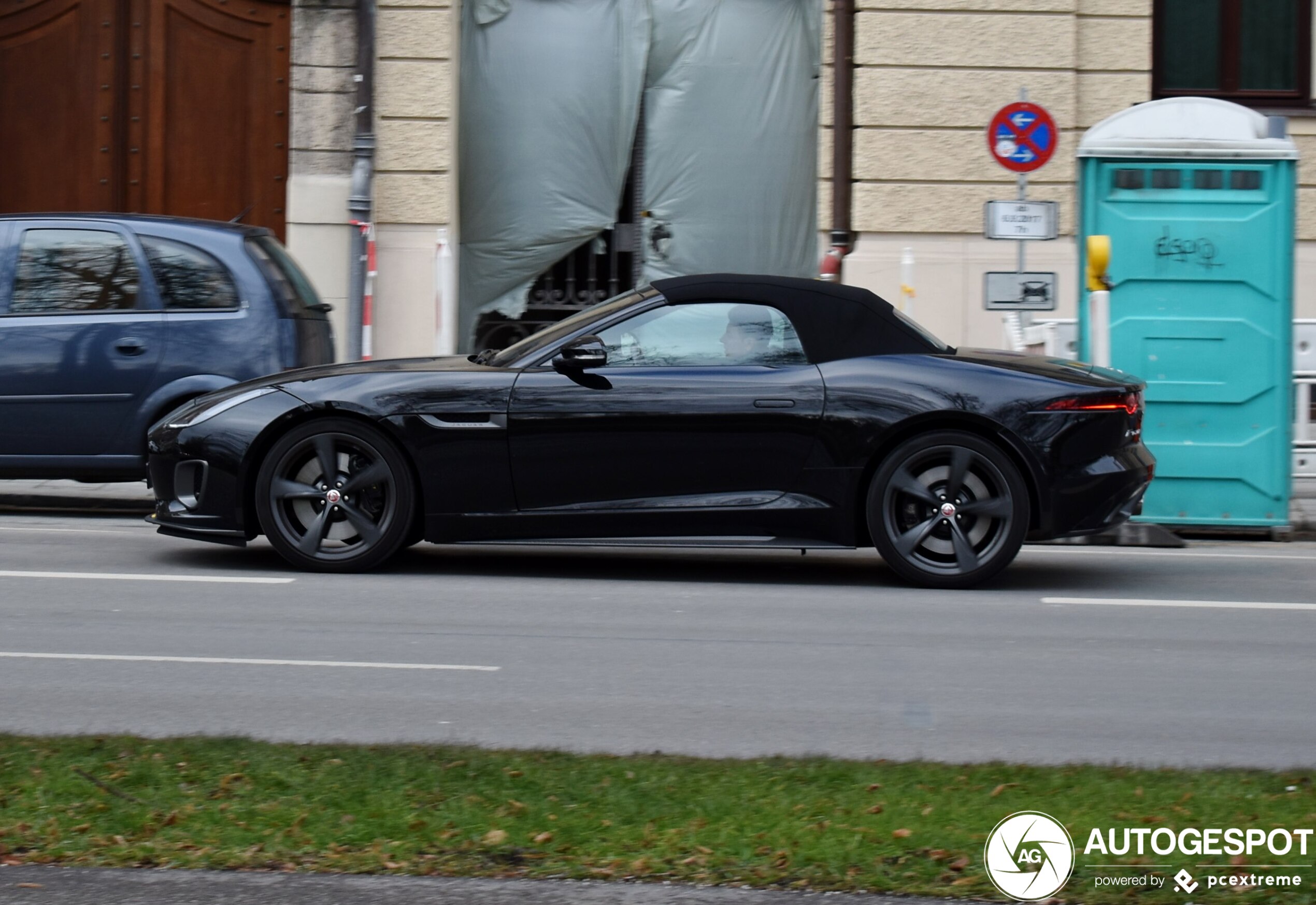 Jaguar F-TYPE 400 Sport Convertible