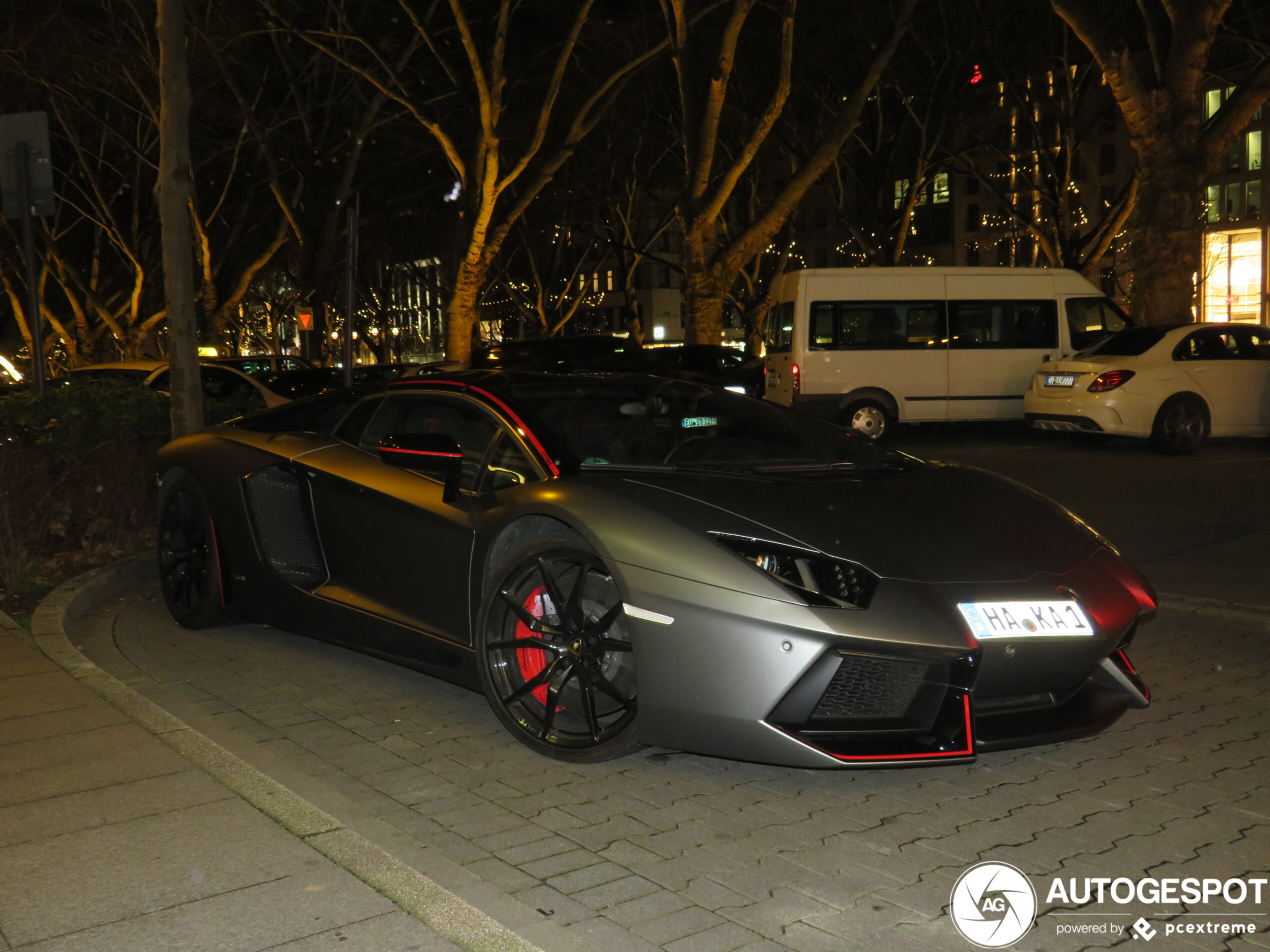 Lamborghini Aventador LP700-4 Roadster Pirelli Edition