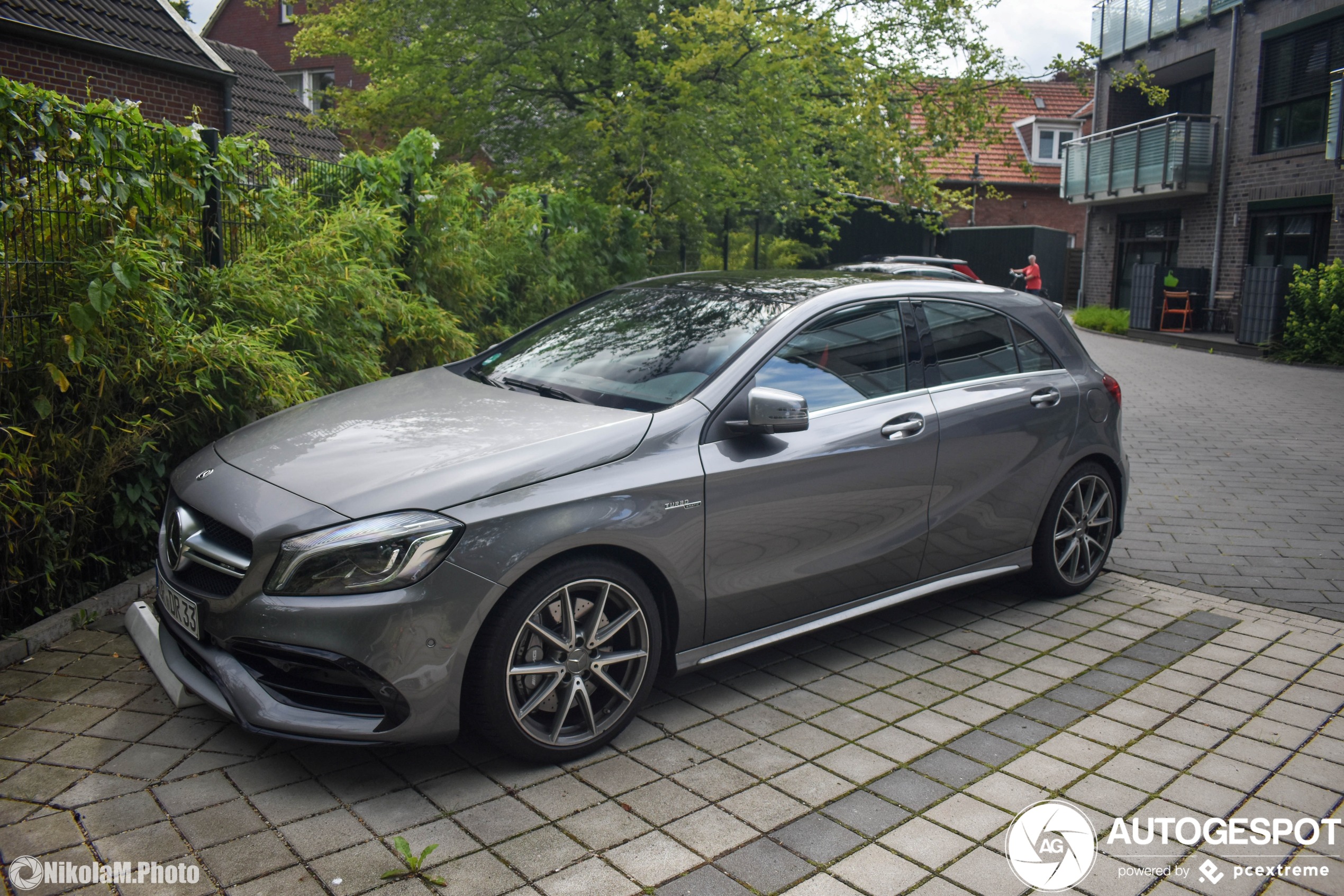 Mercedes-AMG A 45 W176 2015