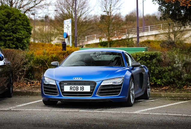 Audi R8 V10 Plus 2013