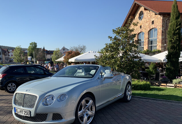 Bentley Continental GTC 2012