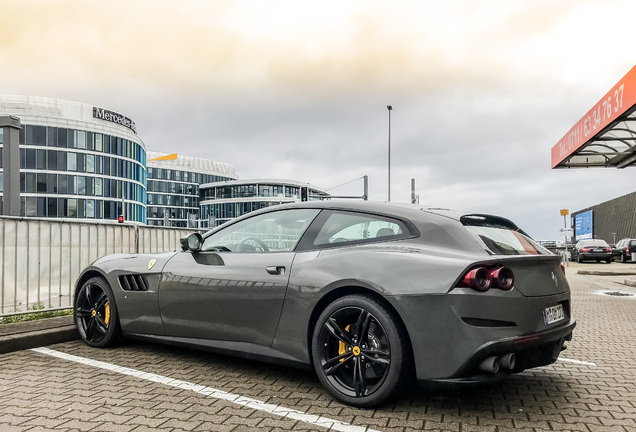 Ferrari GTC4Lusso