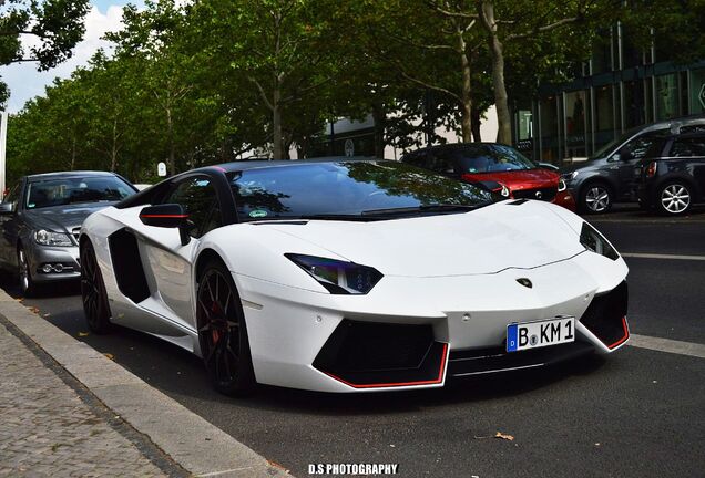 Lamborghini Aventador LP700-4 Pirelli Edition