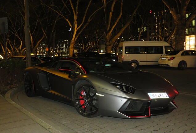 Lamborghini Aventador LP700-4 Roadster Pirelli Edition