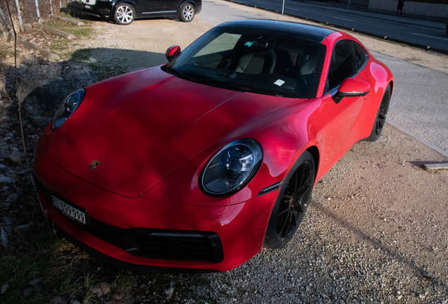 Porsche 992 Carrera 4S