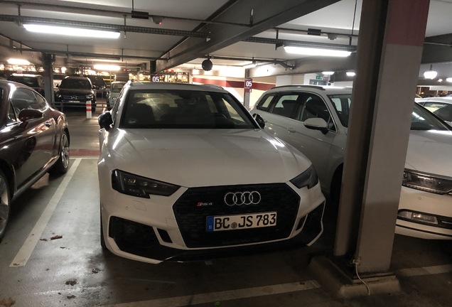 Audi RS4 Avant B9