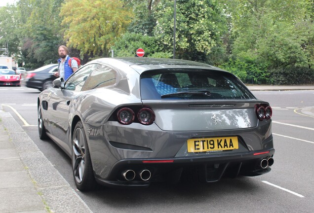 Ferrari GTC4Lusso T