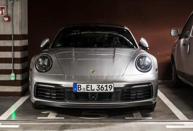 Porsche 992 Carrera 4S