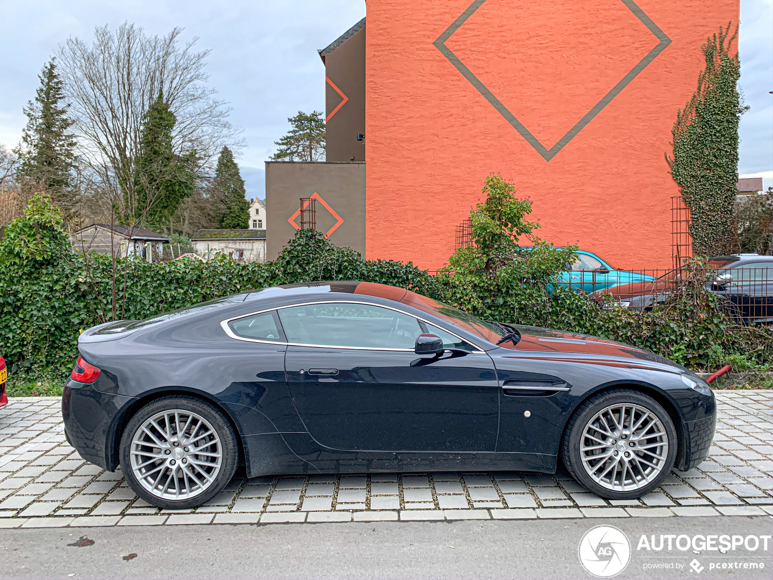 Aston Martin V8 Vantage