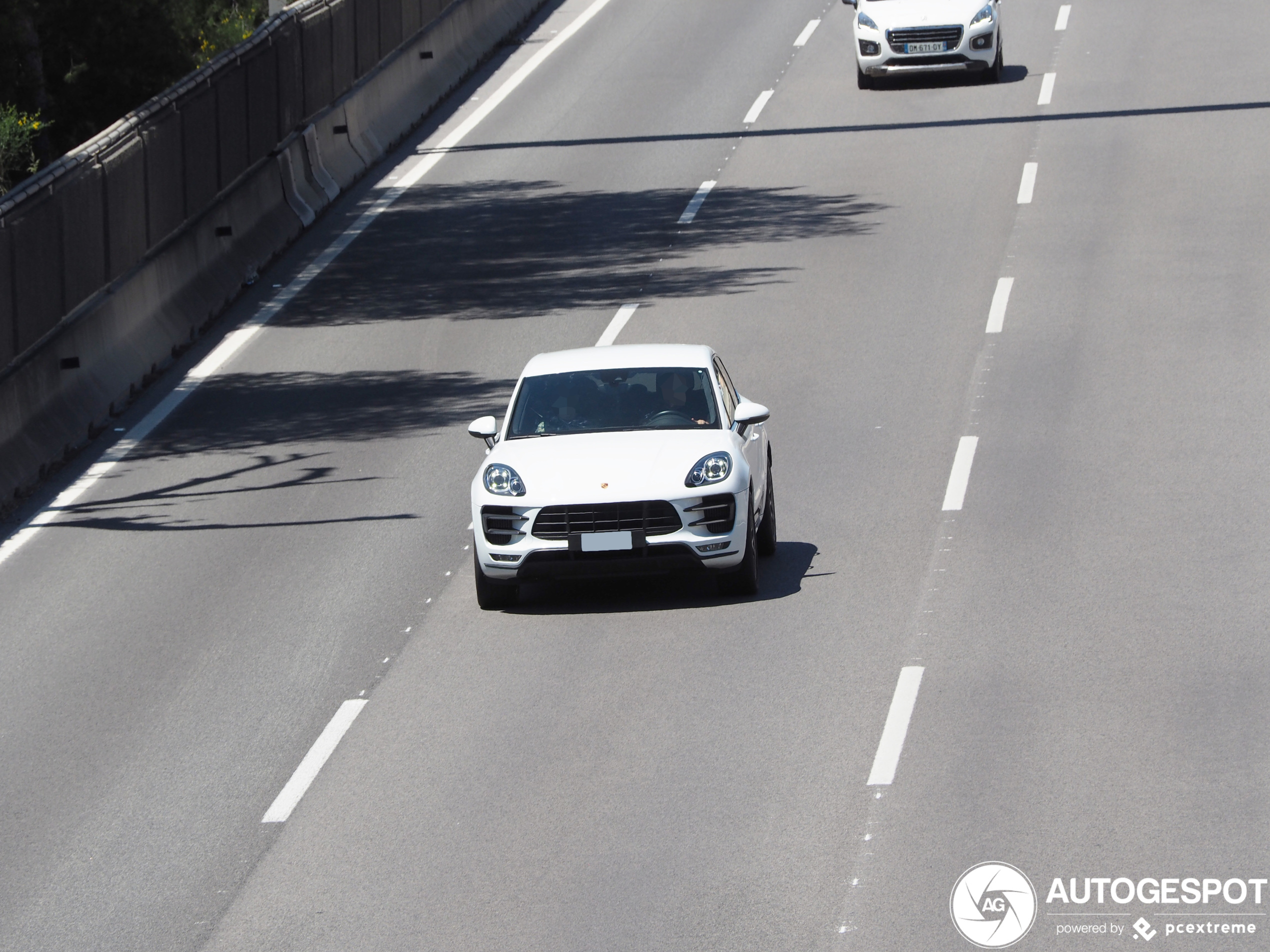 Porsche 95B Macan Turbo