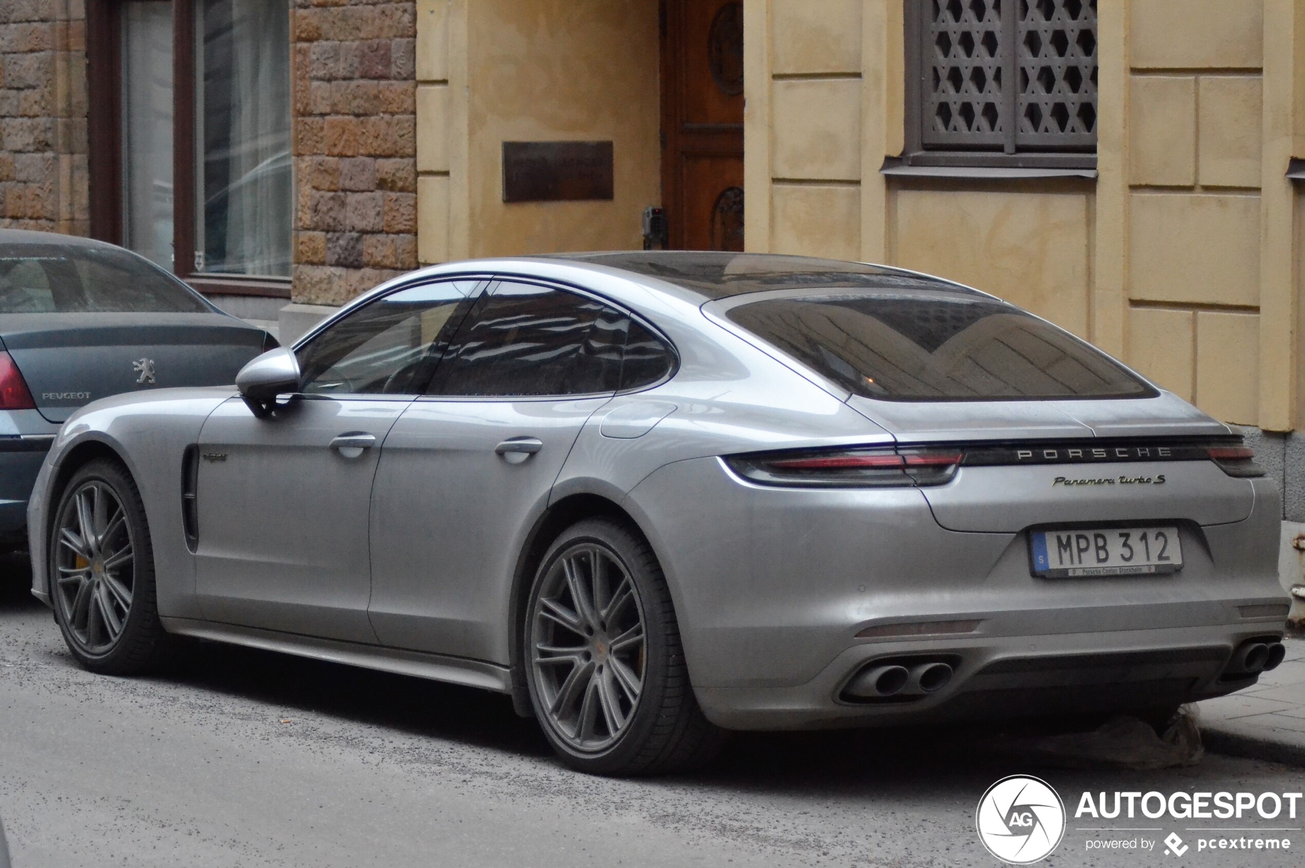 Porsche 971 Panamera Turbo S E-Hybrid