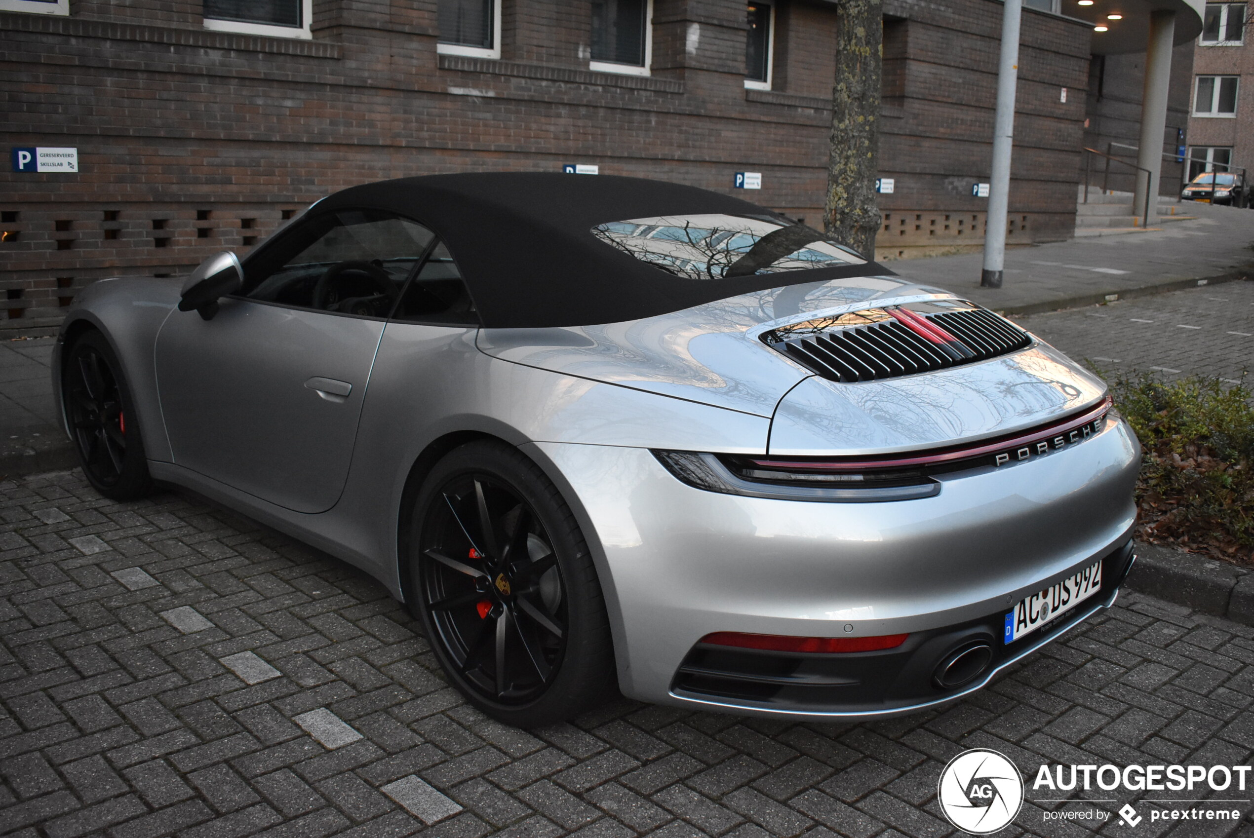 Porsche 992 Carrera 4S Cabriolet