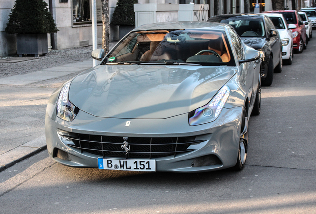 Ferrari FF