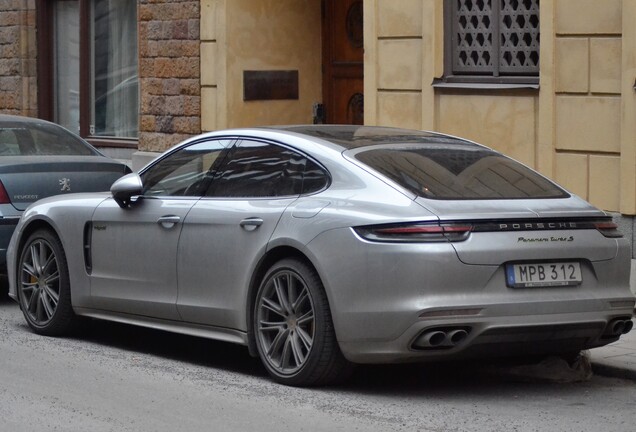 Porsche 971 Panamera Turbo S E-Hybrid