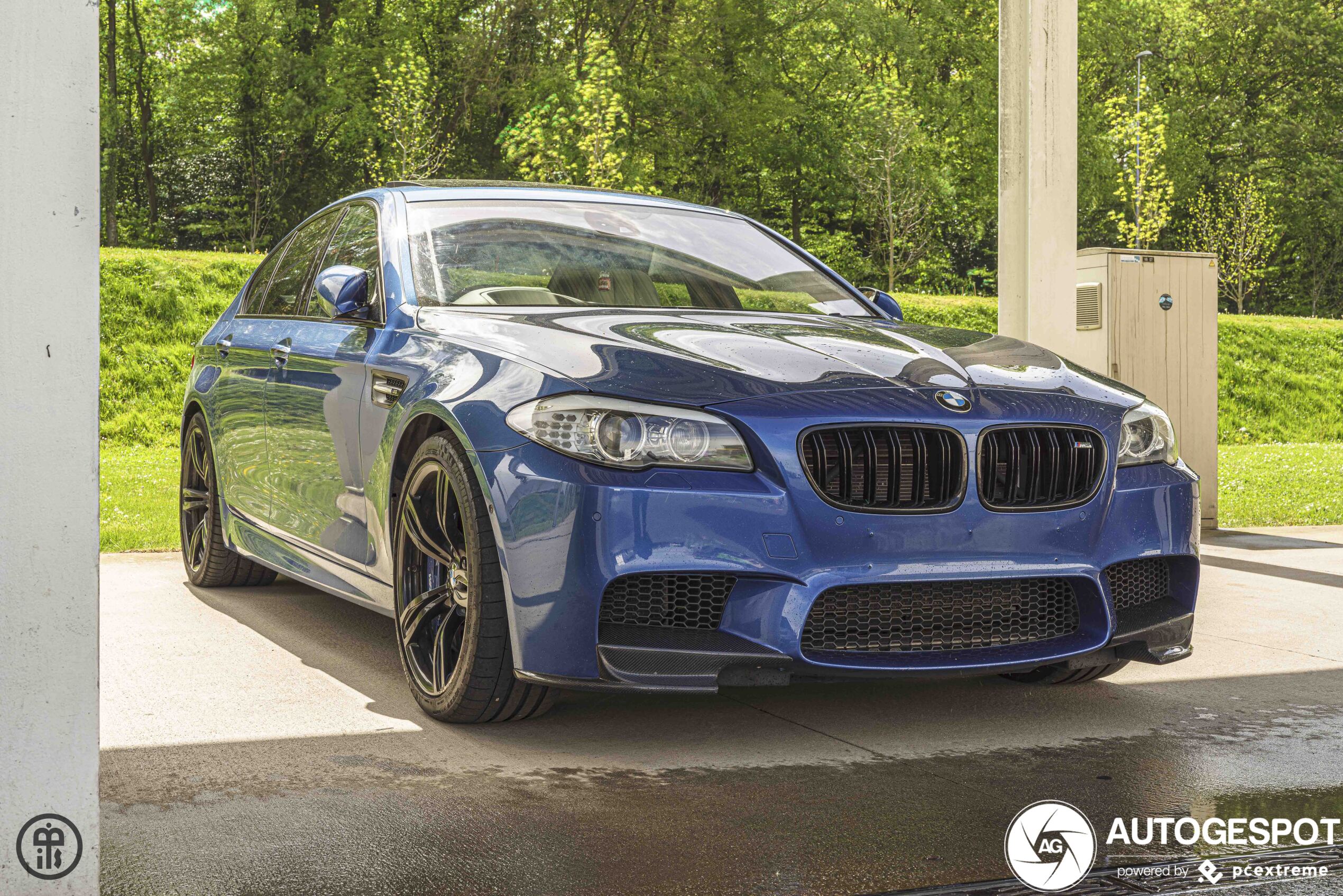 BMW M5 F10 2011