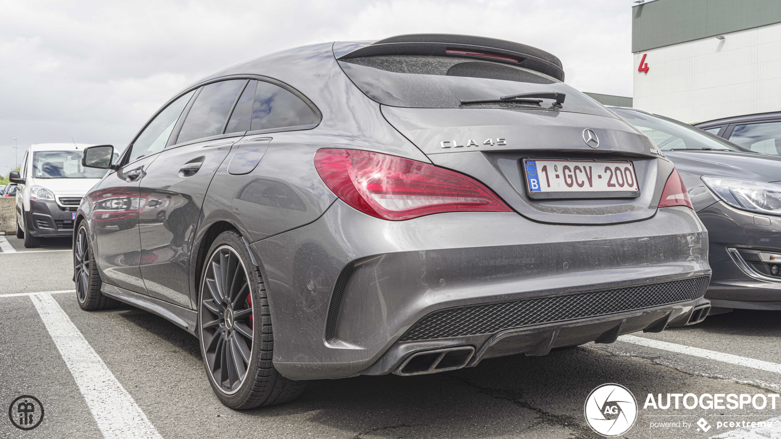 Mercedes-Benz CLA 45 AMG Shooting Brake