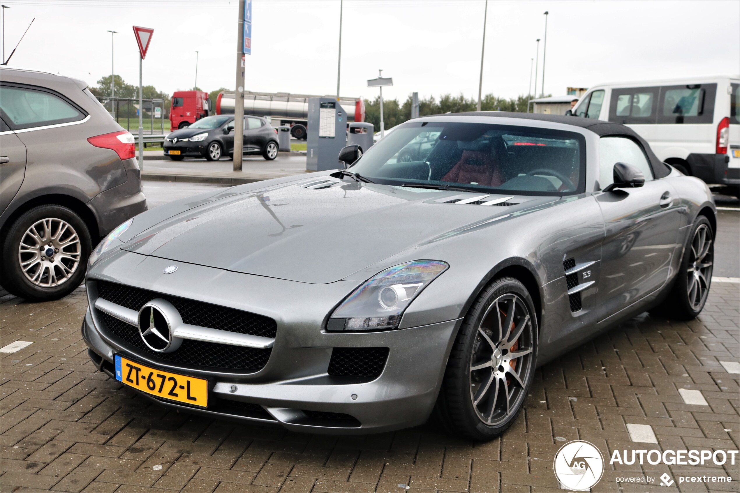 Mercedes-Benz SLS AMG Roadster