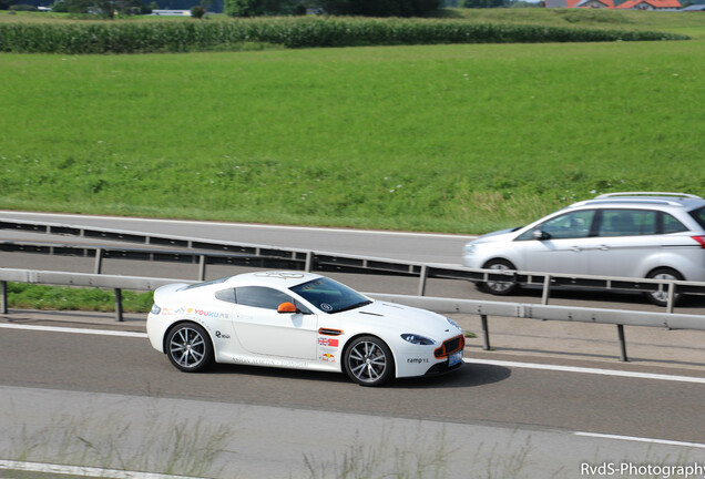 Aston Martin V8 Vantage 2012