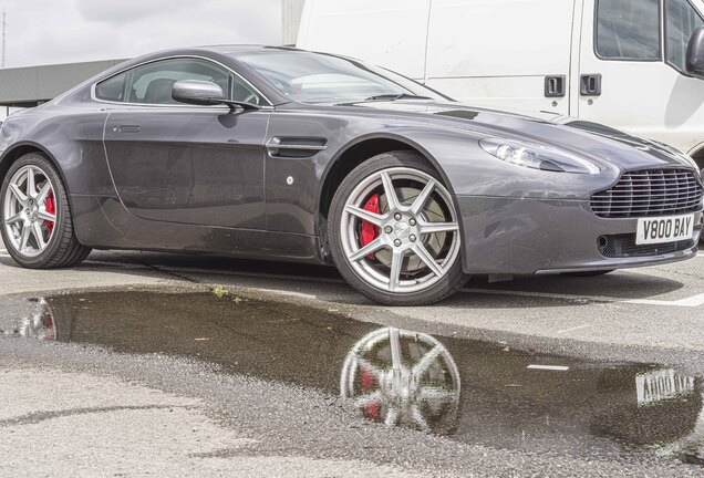 Aston Martin V8 Vantage