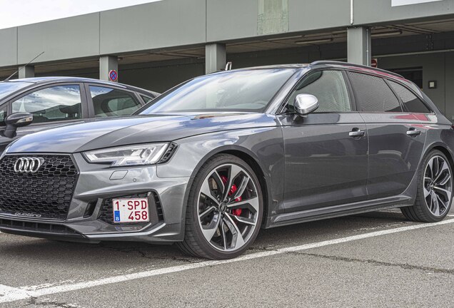 Audi RS4 Avant B9