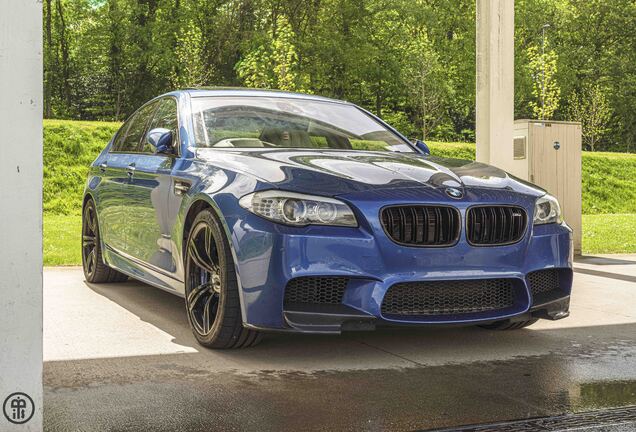 BMW M5 F10 2011