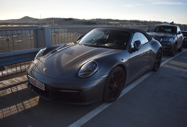 Porsche 992 Carrera 4S Cabriolet