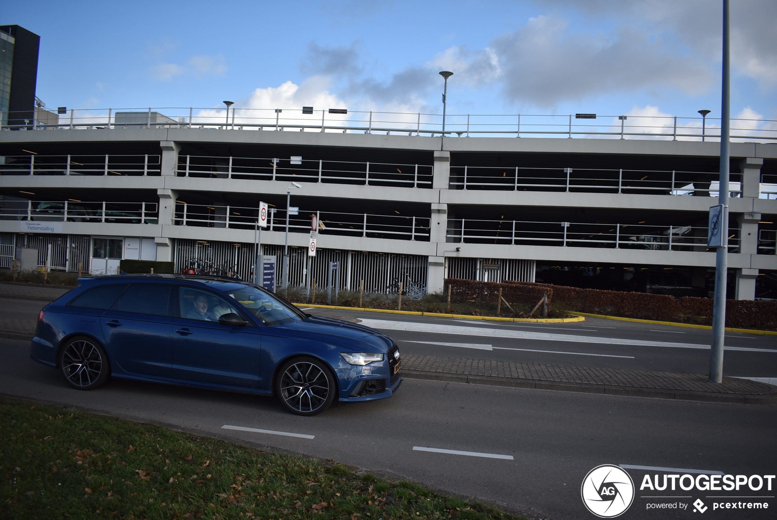 Audi RS6 Avant C7 2015